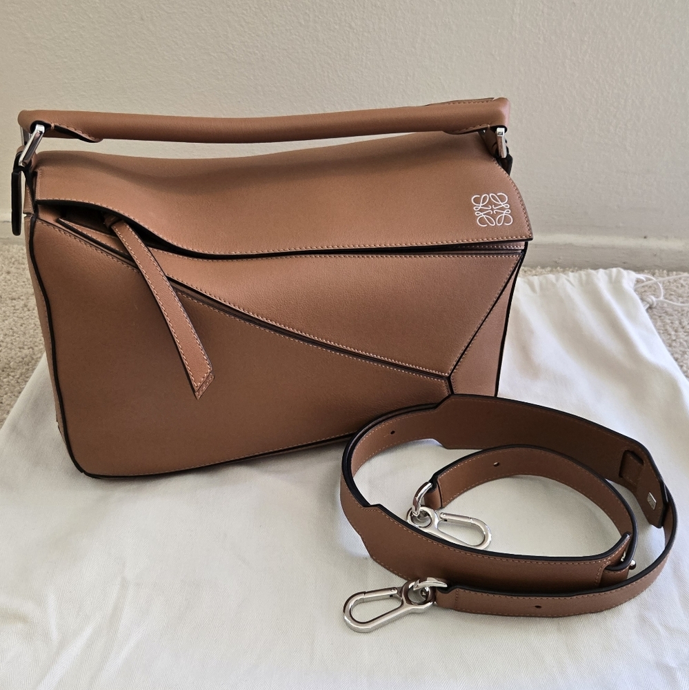 Loewe Puzzle Bag - Medium In Tan